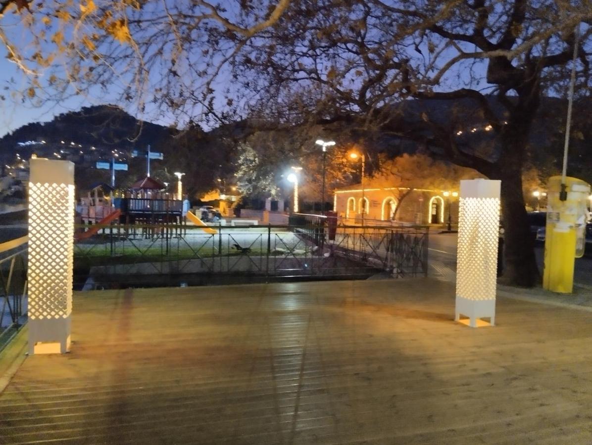NafpaktosΠέτρινο Στη Θάλασσαアパートメント エクステリア 写真