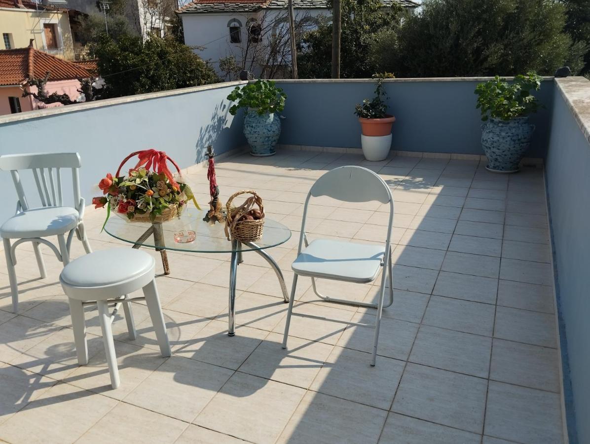 NafpaktosΠέτρινο Στη Θάλασσαアパートメント エクステリア 写真